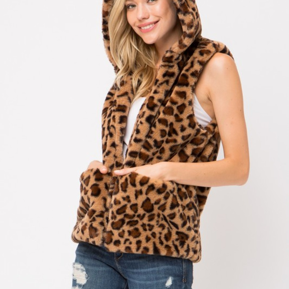 Sleeveless Leopard Vest with Hood - Picture 3 of 8